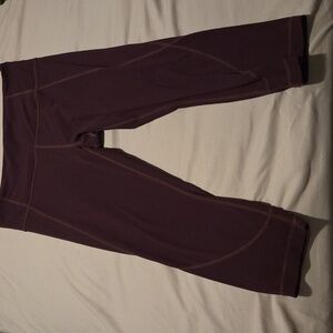 Athleta Elation Capri Burgundy Large